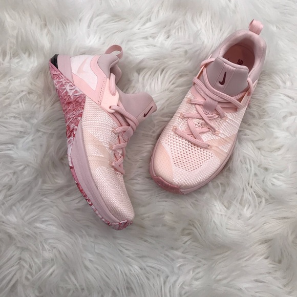 🌸 LAST ONE: Women’s Nike Metcon flyknit 🌸 - Picture 7 of 7